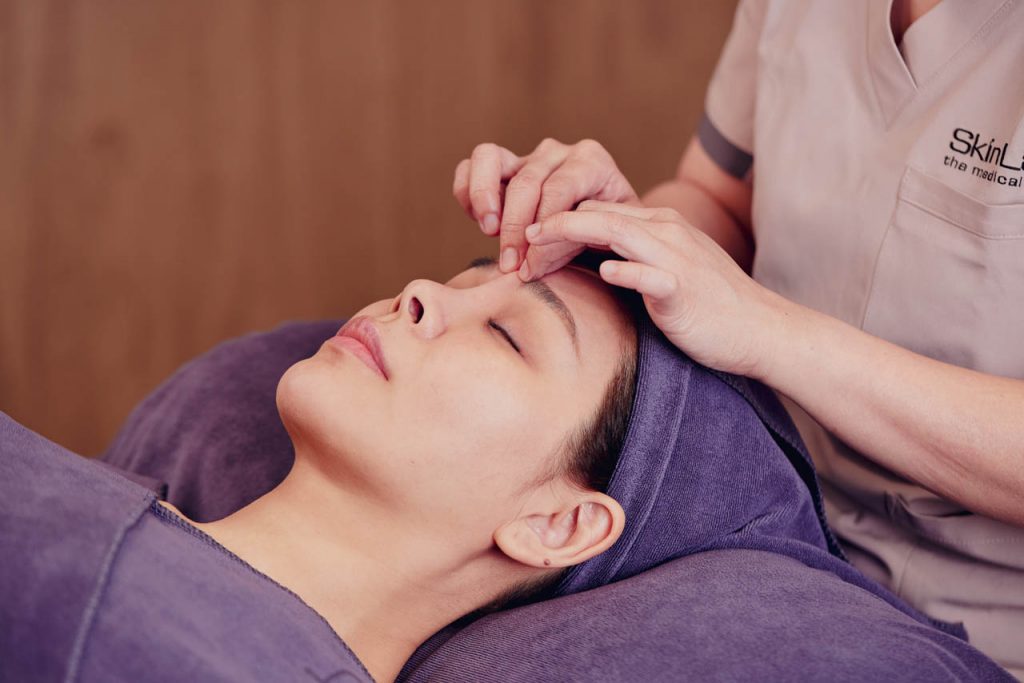 Massage (Forehead) -8