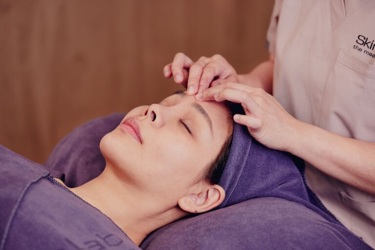 Read more about the article How a facial massage can preserve your youthfulness