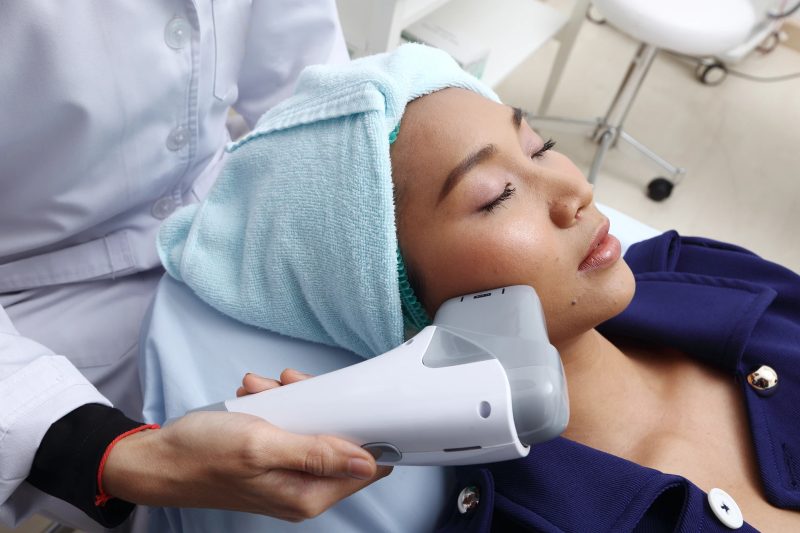 Woman undergoing a HIFU treatment for skin laxity